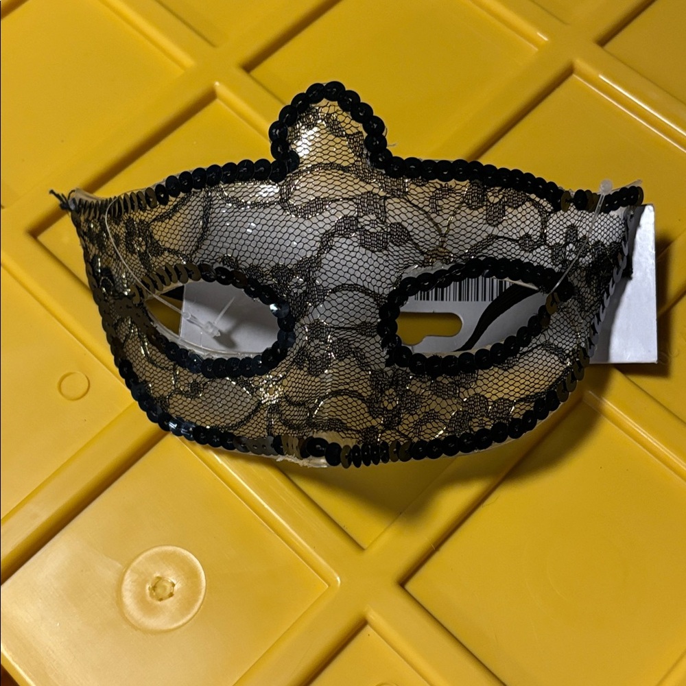 7/$5 or 15/$10 Black Lace Masquerade Mask